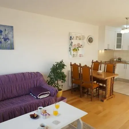 Perunika Apartment *